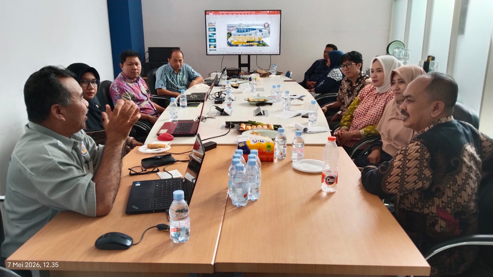 Dr. Lina Marlina dalam diskusi pengembangan institusi